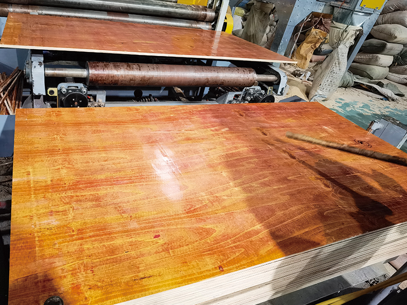 ������峧�Ҳ�ͼ